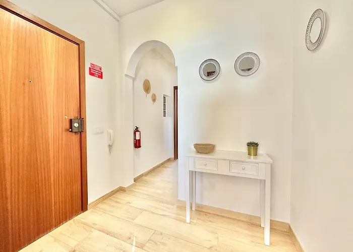 Apartament Direct Access With Sea View, Ac & Wifi