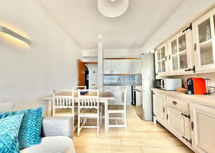 Direct Access With Sea View, Ac & Wifi Apartament *