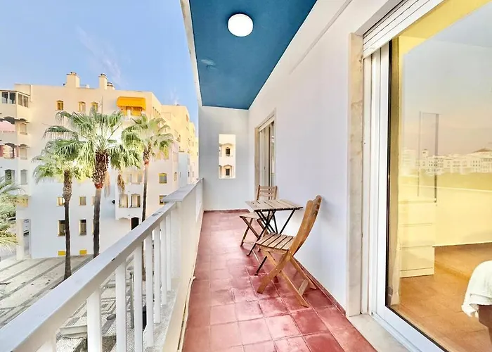 Direct Access With Sea View, Ac & Wifi Apartament Quarteira