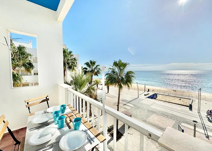 Apartament Direct Access With Sea View, Ac & Wifi
