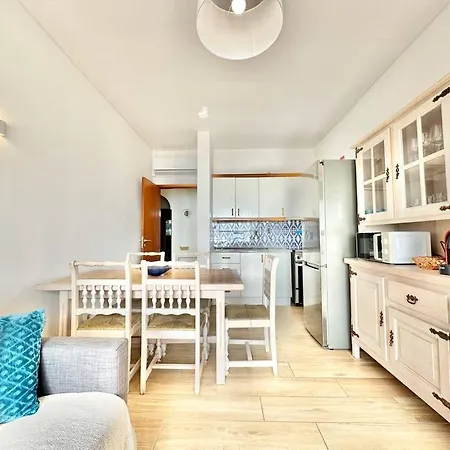 Direct Access With Sea View, Ac & Wifi Apartment *