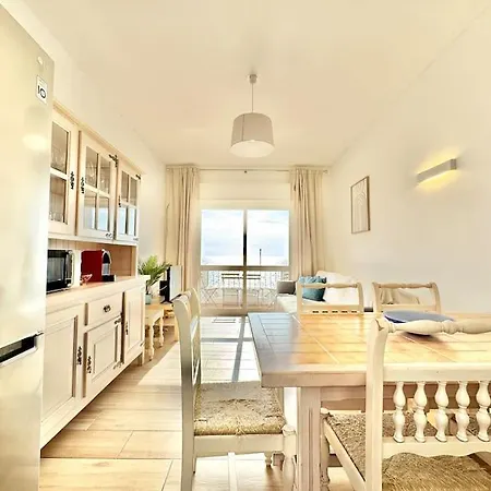 Apartment Direct Access With Sea View, Ac & Wifi *