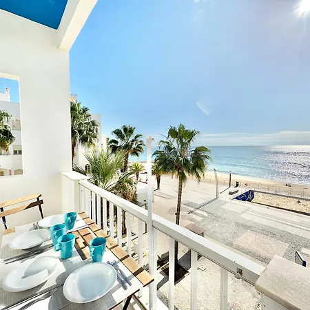 Apartment Direct Access With Sea View, Ac & Wifi